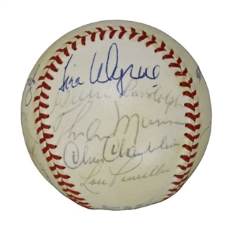 1977 Yankees Team-Signed Baseball (24 Signatures including Munson ) 